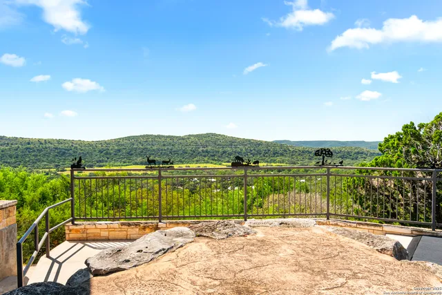 $1,899,000 | 432 Cat Claw, Concan, TX 78838