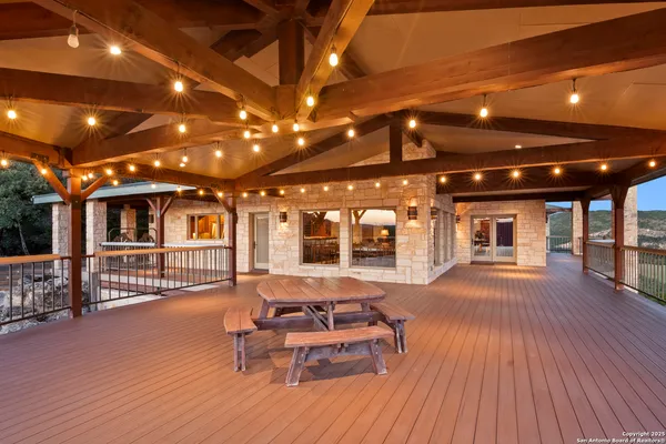 $1,699,000 | 432 Cat Claw, Concan, TX 78838