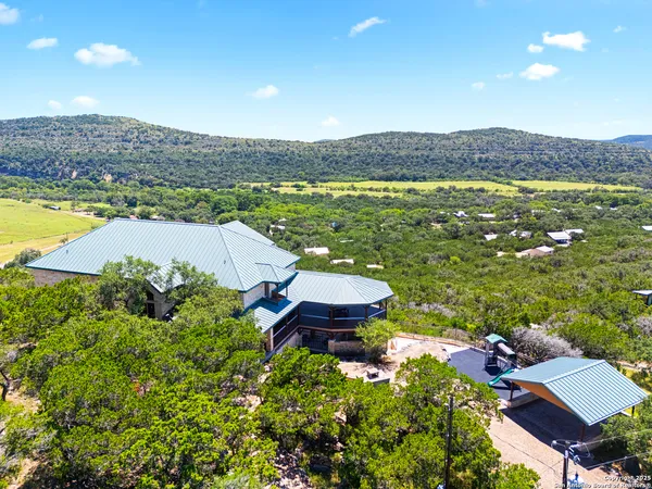$1,699,000 | 432 Cat Claw, Concan, TX 78838