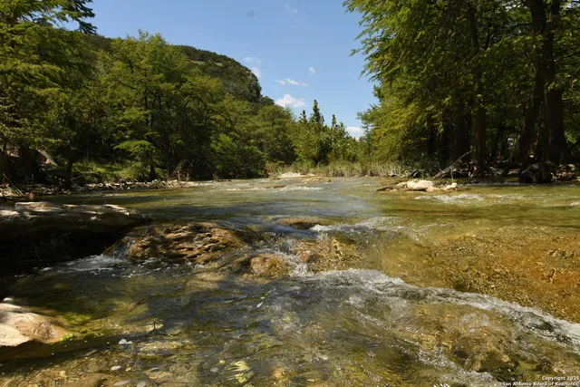 $1,899,000 | 432 Cat Claw, Concan, TX 78838