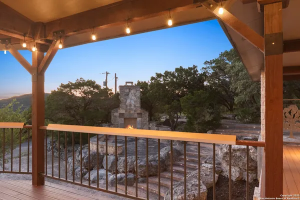 $1,699,000 | 432 Cat Claw, Concan, TX 78838