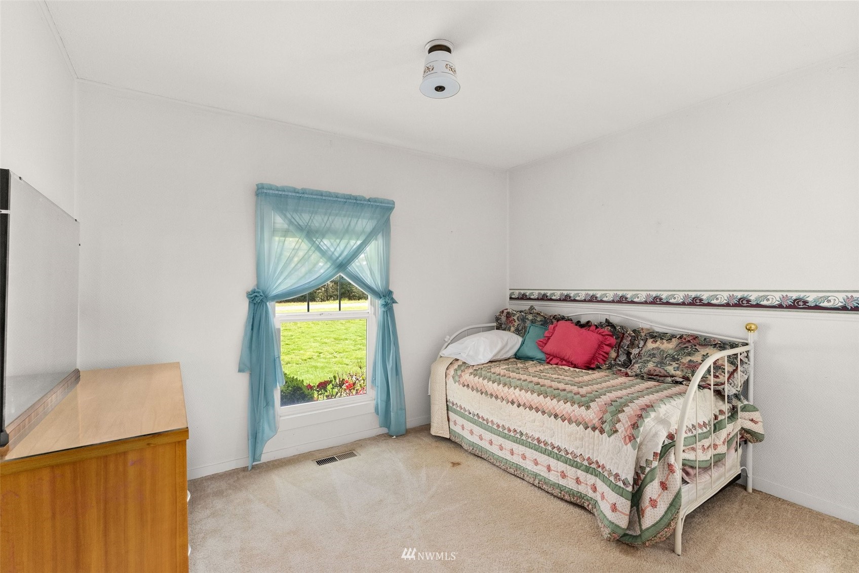 3001 Mallis Landing Road Raymond, WA 98577 - Photo 11 of 33 Gallery Image 11
