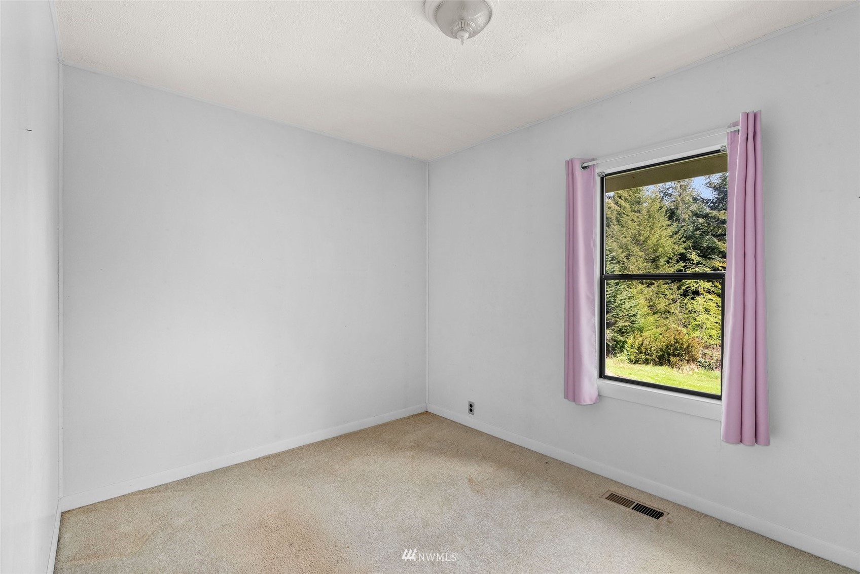 3001 Mallis Landing Road Raymond, WA 98577 - Photo 10 of 33 Gallery Image 10