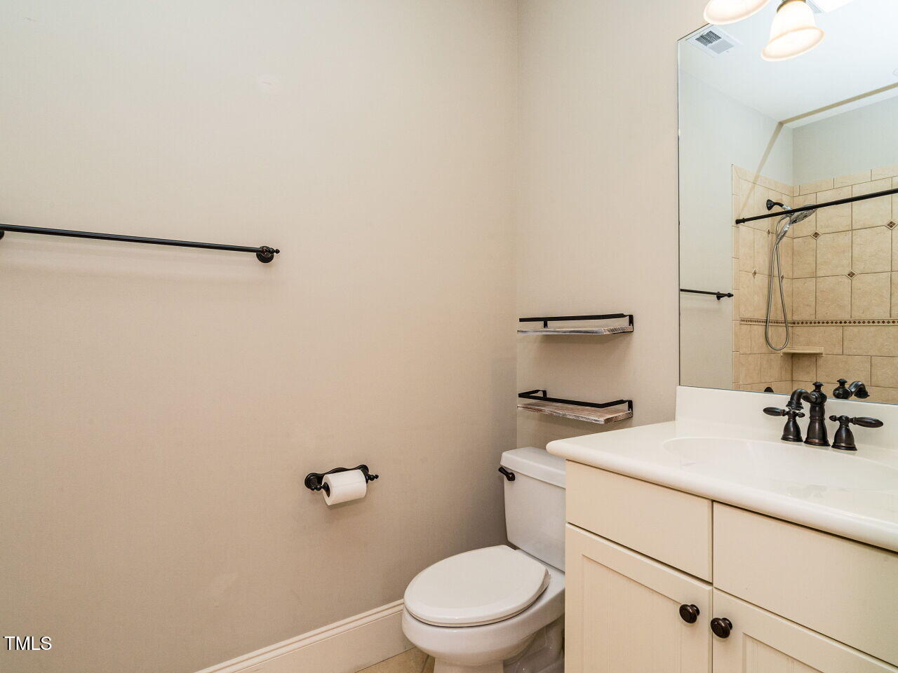 2315 Byrd Street Raleigh, NC 27608 - Photo 24 of 36 029-1280x960-second-bedroom-bathroom