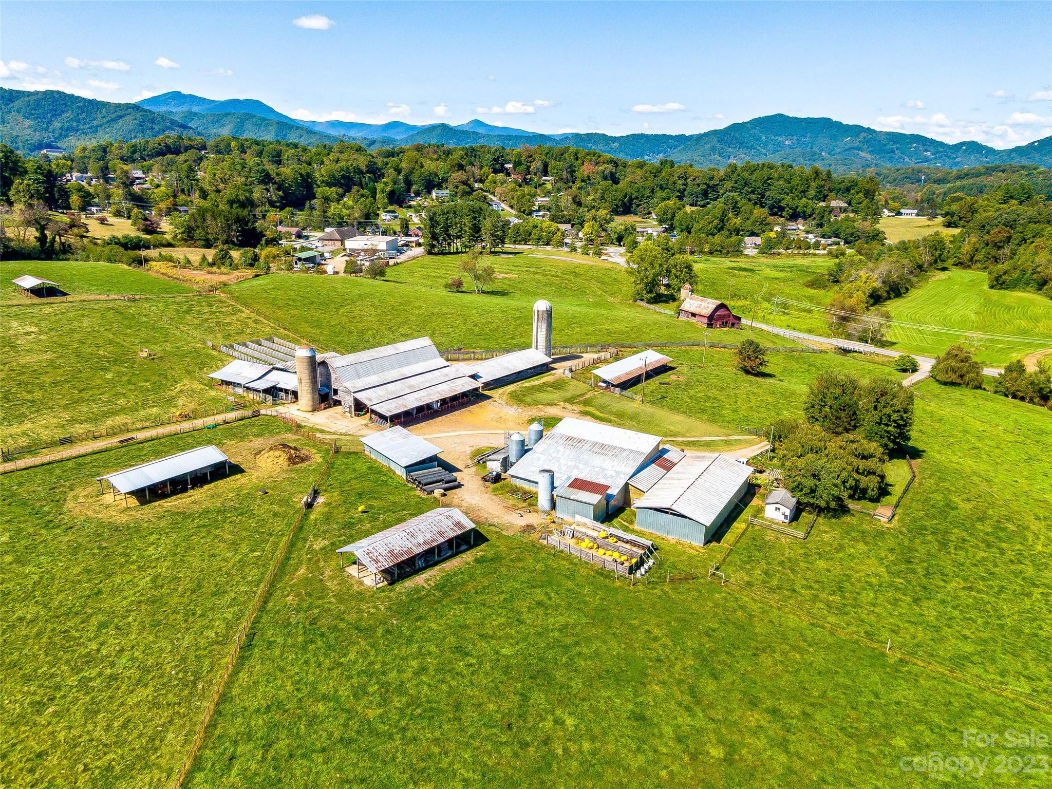 192 Ratcliff Cove Road Waynesville, NC 28786 - Photo 5 of 48