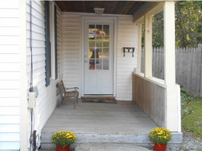 35 Pickering Road Rochester, NH 03839 - Photo 2 of 21