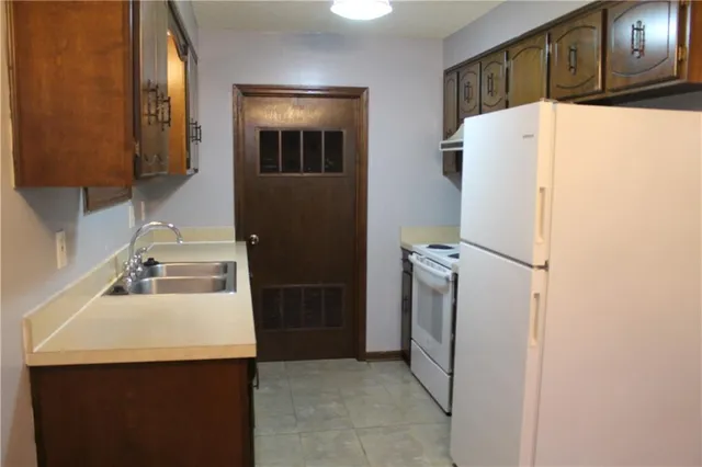 $800 | 120 Emile Street, Unit A, Lansing, KS 66043