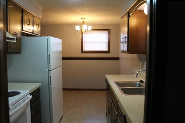 $800 | 120 Emile Street, Unit A, Lansing, KS 66043
