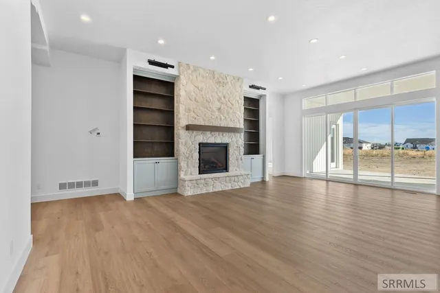 $950,000 | 1569 North 835 Street, Shelley, ID 83274