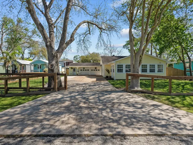 $1,399,999 | 4119 Houx Street, Bacliff, TX 77518