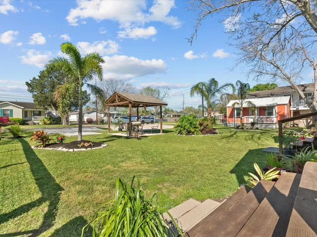 $1,399,999 | 4119 Houx Street, Bacliff, TX 77518