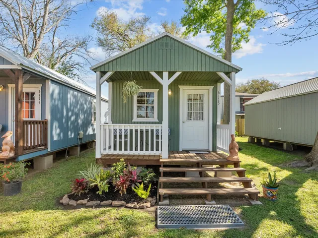 $1,399,999 | 4119 Houx Street, Bacliff, TX 77518