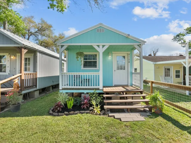 $1,399,999 | 4119 Houx Street, Bacliff, TX 77518