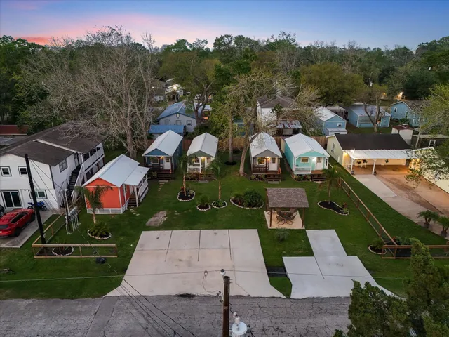 $1,399,999 | 4119 Houx Street, Bacliff, TX 77518