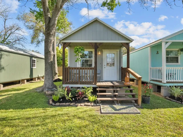 $1,399,999 | 4119 Houx Street, Bacliff, TX 77518