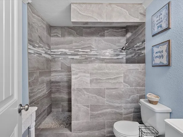 $1,399,999 | 4119 Houx Street, Bacliff, TX 77518