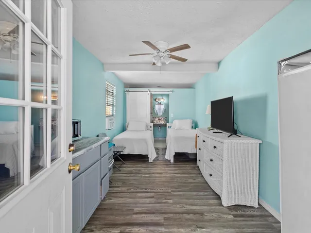 $1,399,999 | 4119 Houx Street, Bacliff, TX 77518