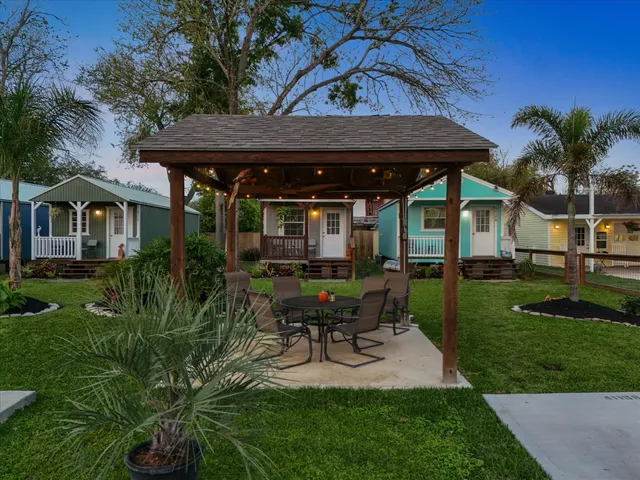 $1,399,999 | 4119 Houx Street, Bacliff, TX 77518