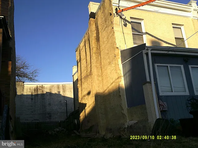 a view of an outdoor space