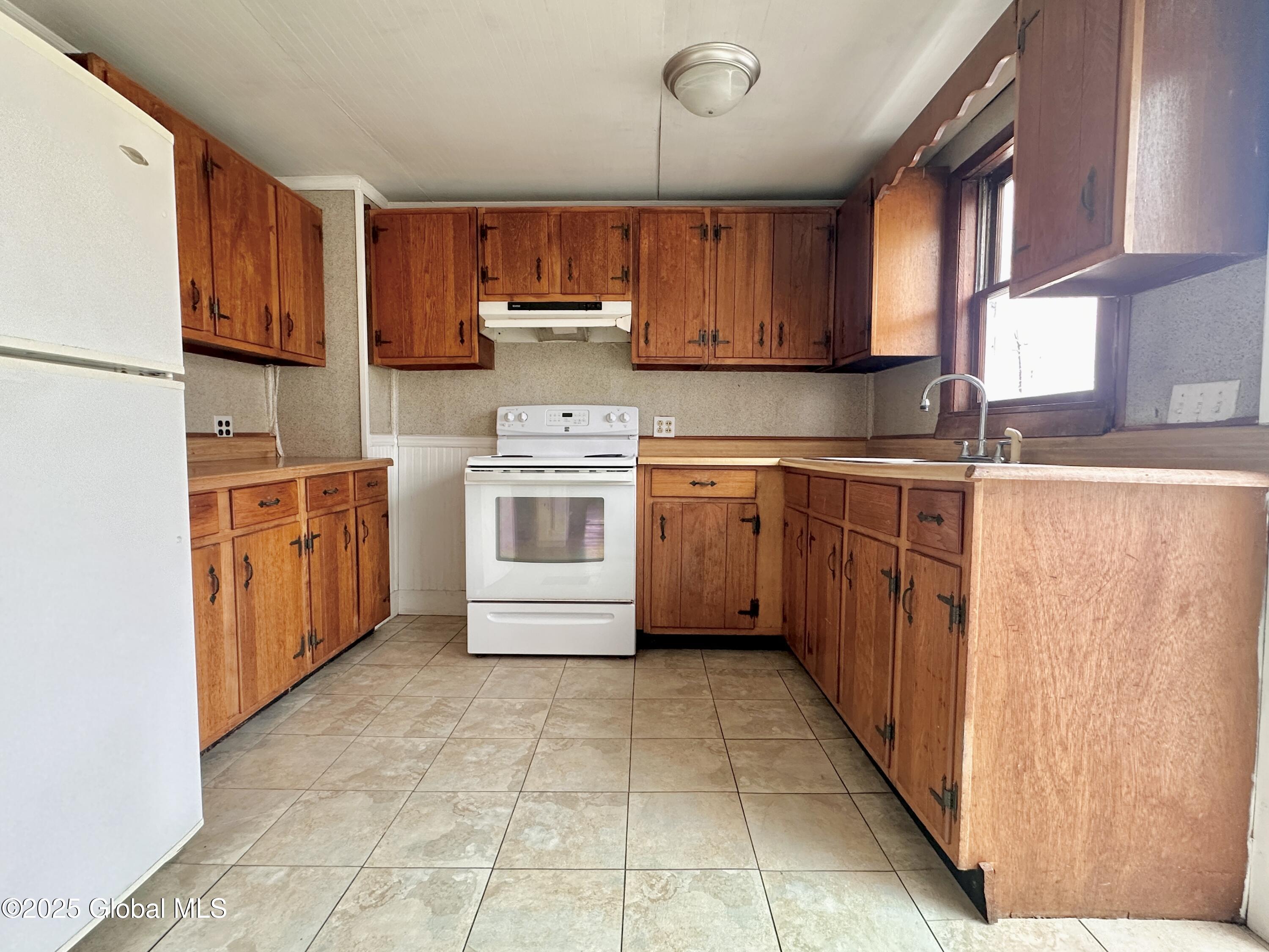 11 Footbridge Road Hudson, NY 12534 - Photo 9 of 39 IMG_6587