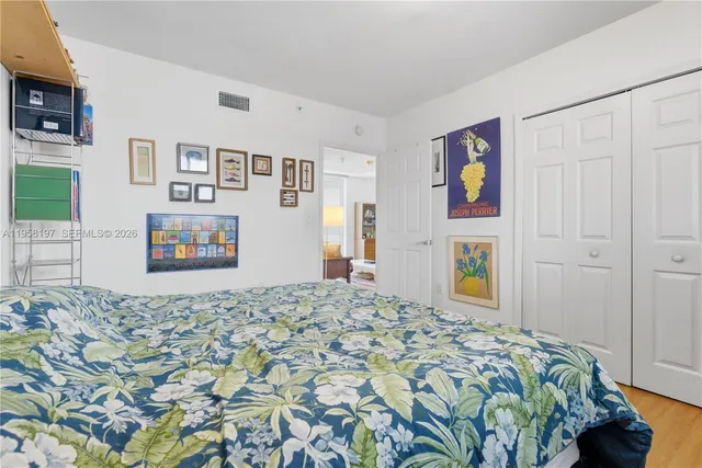 $2,500 | 7800 Collins Avenue, Unit 402, Miami Beach, FL 33141