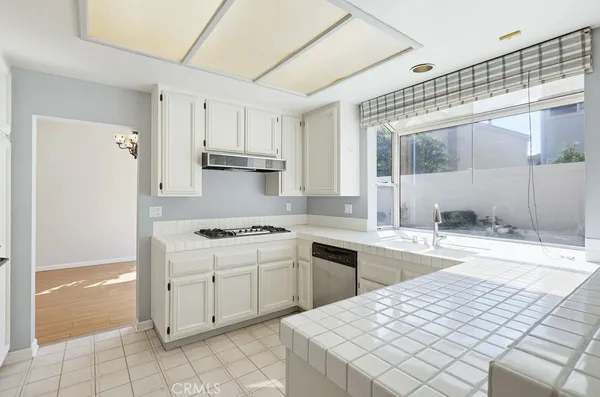 $1,698,880 | 4 Estrella, Irvine, CA 92614