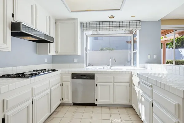 $1,698,880 | 4 Estrella, Irvine, CA 92614