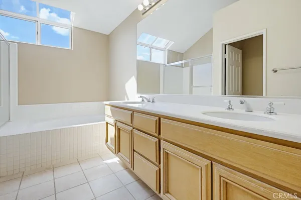 $1,698,880 | 4 Estrella, Irvine, CA 92614