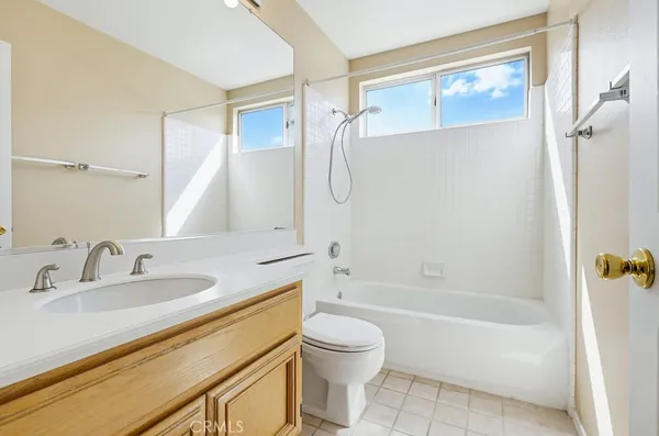 $1,698,880 | 4 Estrella, Irvine, CA 92614