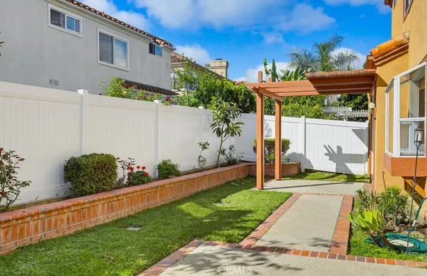 $1,698,880 | 4 Estrella, Irvine, CA 92614