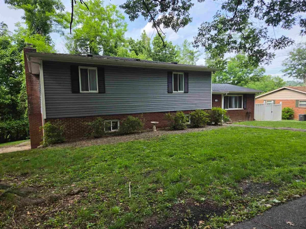 $195,000 | 104 Highland Court Heights, Louisa, KY 41230
