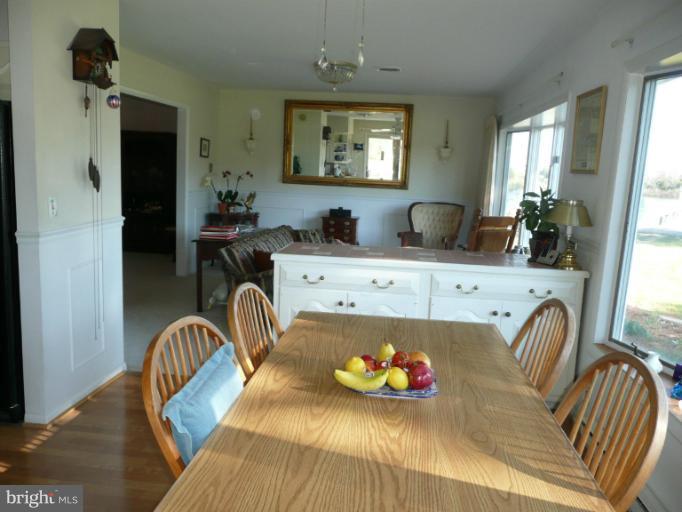 5723 Morris Neck Road Cambridge, MD 21613 - Photo 20 of 30 Breakfast/Family Room combo