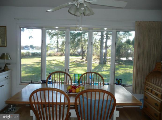 5723 Morris Neck Road Cambridge, MD 21613 - Photo 9 of 30 Breakfast Room