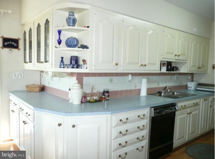 5723 Morris Neck Road Cambridge, MD 21613 - Photo 10 of 30 Kitchen