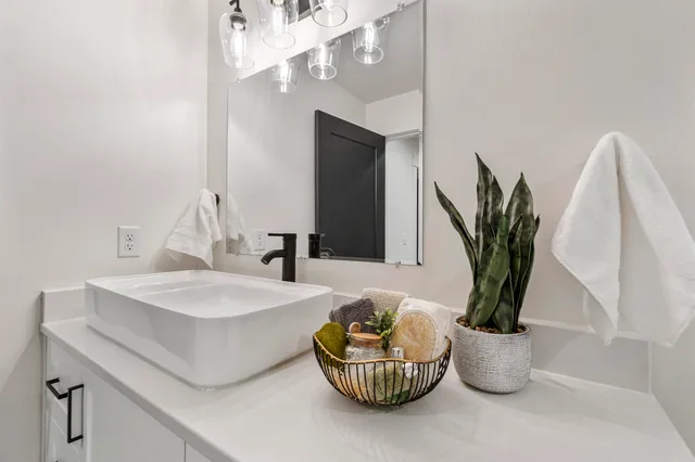 $749,000 | 1922 South Donwood Street, Greenacres, WA 99016