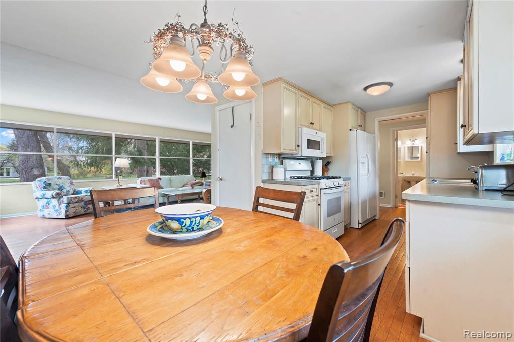 4165 Quarton Road Bloomfield Hills, MI 48301 - Photo 19 of 39