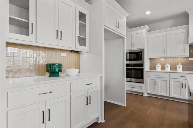 $757,325 | 25212 West 92nd Street, Lenexa, KS 66227