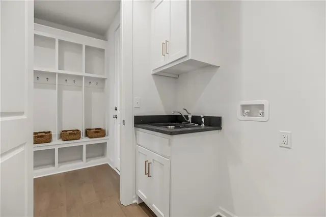 $757,325 | 25212 West 92nd Street, Lenexa, KS 66227