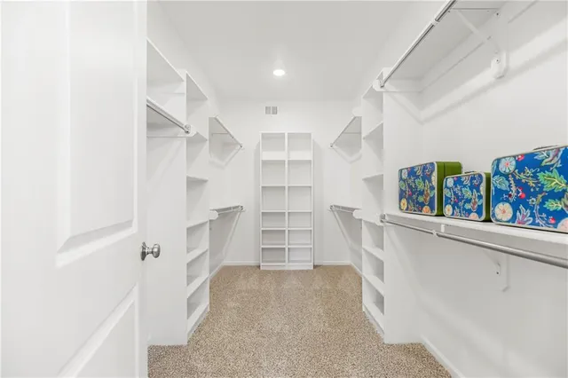 $757,325 | 25212 West 92nd Street, Lenexa, KS 66227