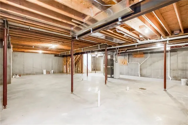 $757,325 | 25212 West 92nd Street, Lenexa, KS 66227