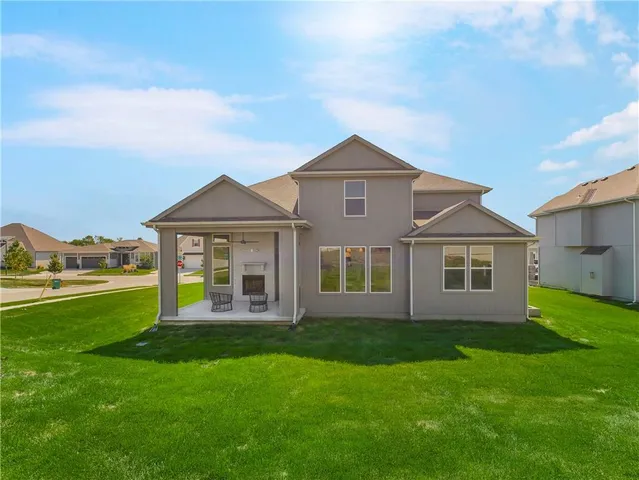 $757,325 | 25212 West 92nd Street, Lenexa, KS 66227