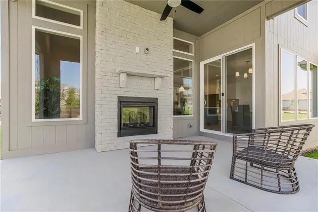 $757,325 | 25212 West 92nd Street, Lenexa, KS 66227