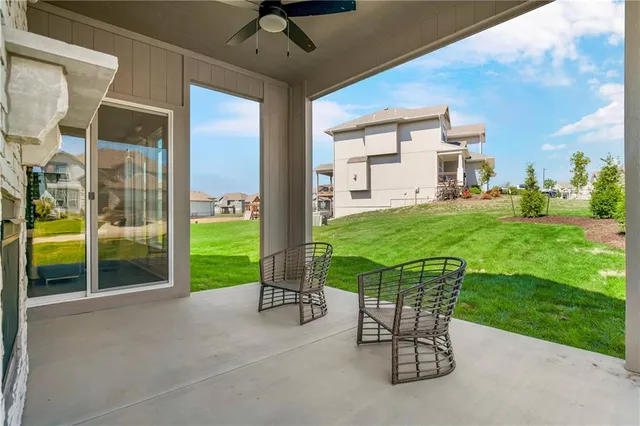 $757,325 | 25212 West 92nd Street, Lenexa, KS 66227