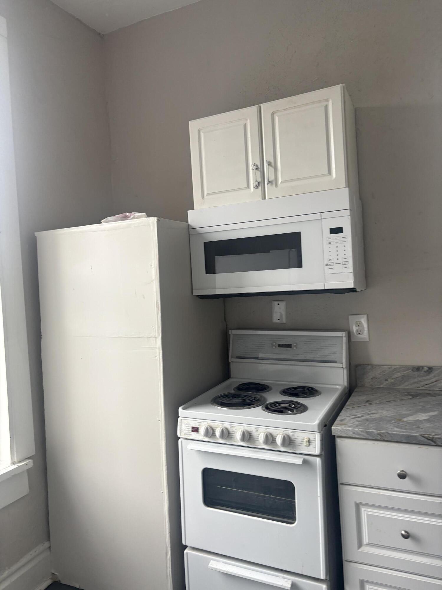 247 Walker Street Augusta, GA 30901 - Photo 5 of 18 IMG_1912