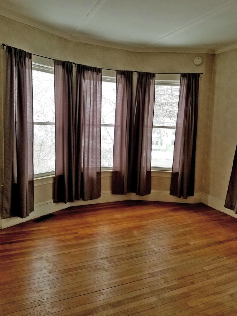 75 High Street Waterville, ME 04901 - Photo 11 of 32 Living Room
