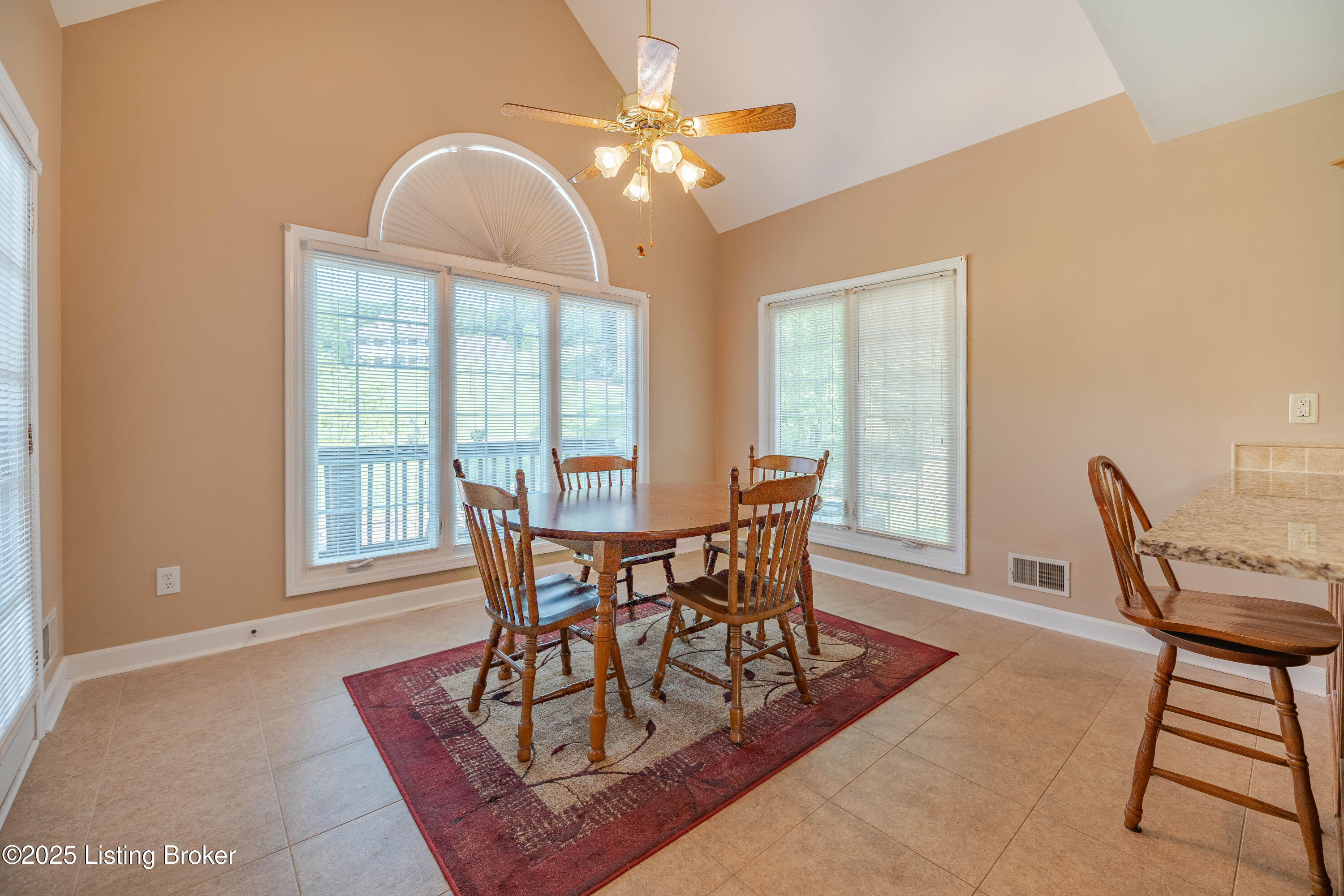 7302 Austinwood Road Louisville, KY 40214 - Photo 11 of 38 DSC08172-HDR