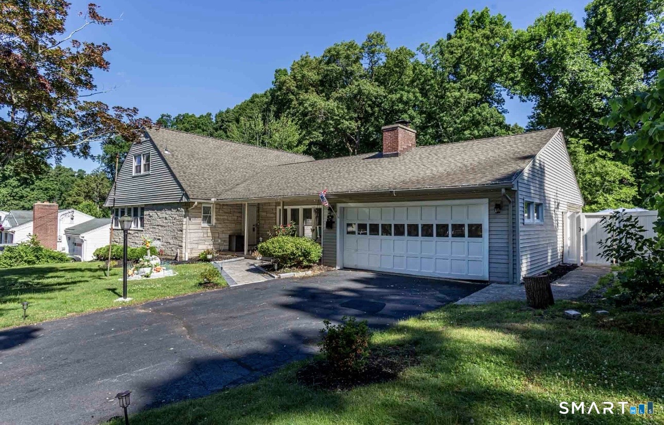 74 Dino Road Bristol, CT 06010 - Photo 5 of 40