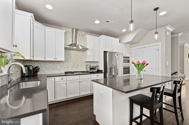 $1,100,000 | 1715 13th Road South, Arlington, VA 22204