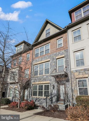$1,100,000 | 1715 13th Road South, Arlington, VA 22204