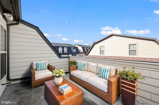 $1,100,000 | 1715 13th Road South, Arlington, VA 22204